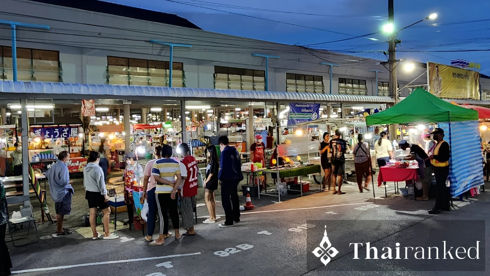Yamo Night Market (Thao Suranari Monument area)