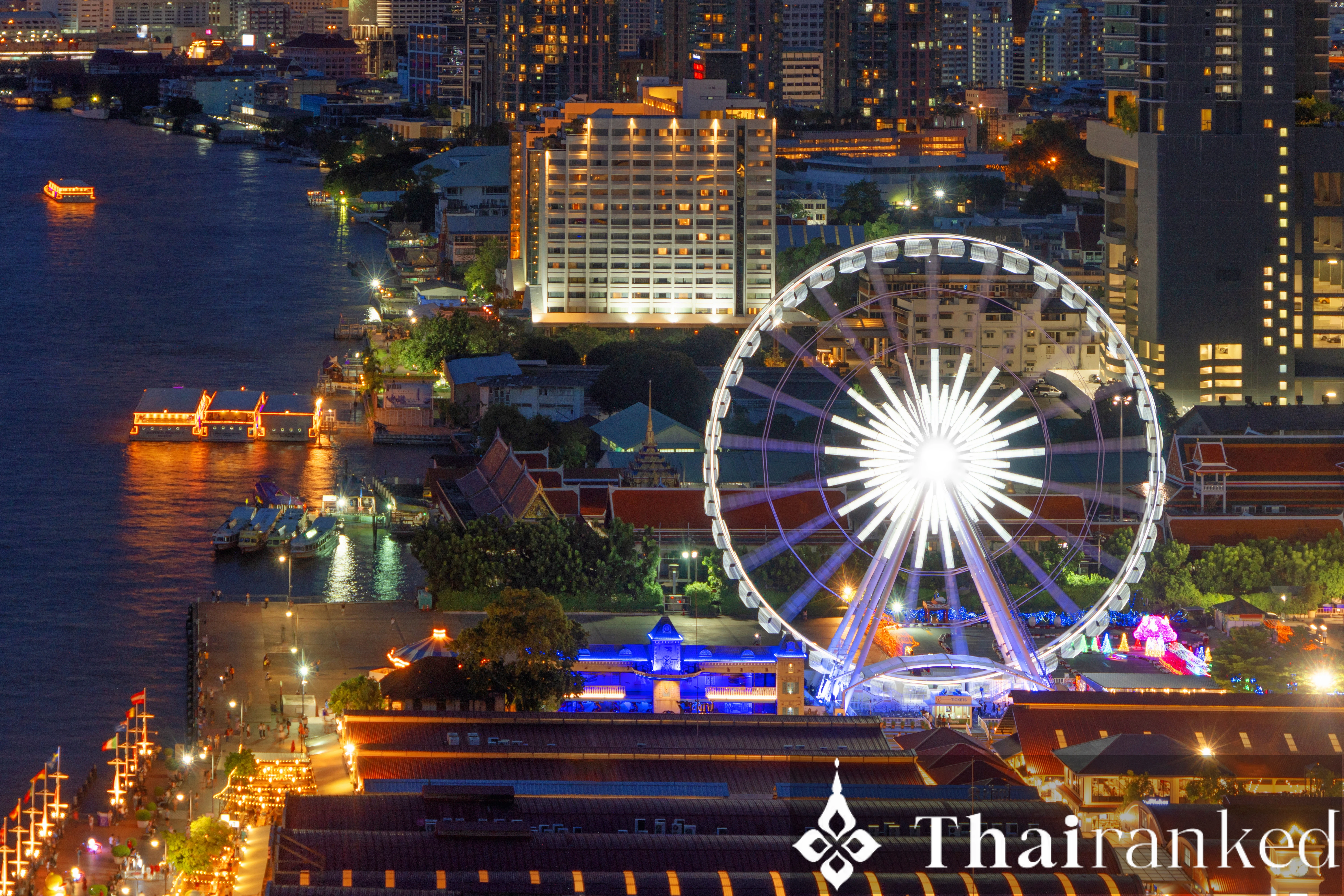ASIATIQUE The Riverfront, Town Square Stage