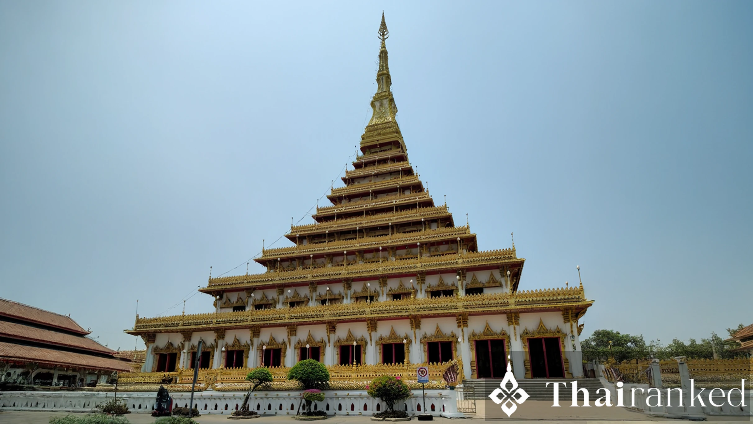 Phra Mahathat Kaen Nakhon (Wat Nong Waeng)