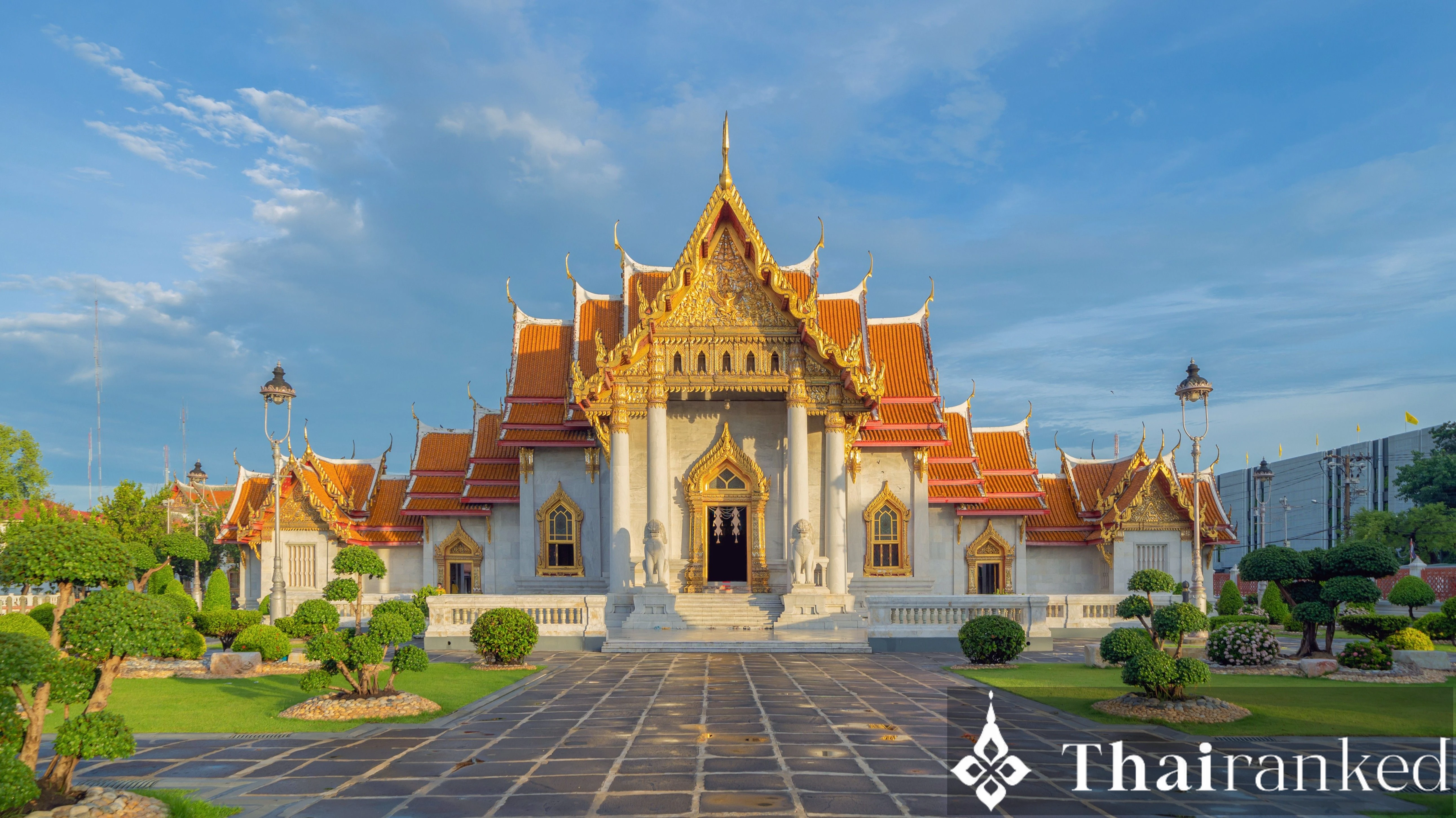 Wat Benjamabophit (The Marble Temple)