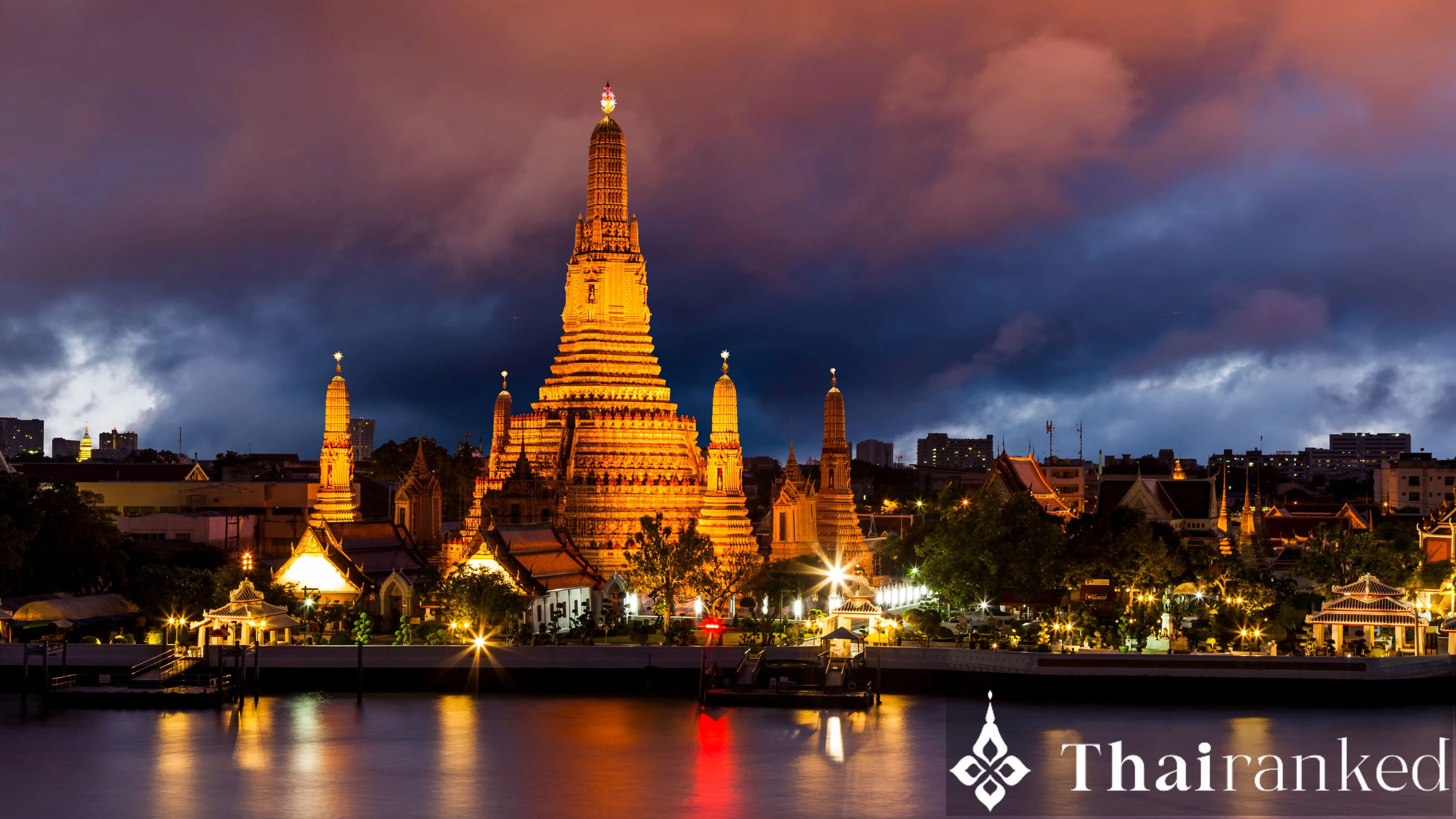 Wat Arun (Temple of Dawn)