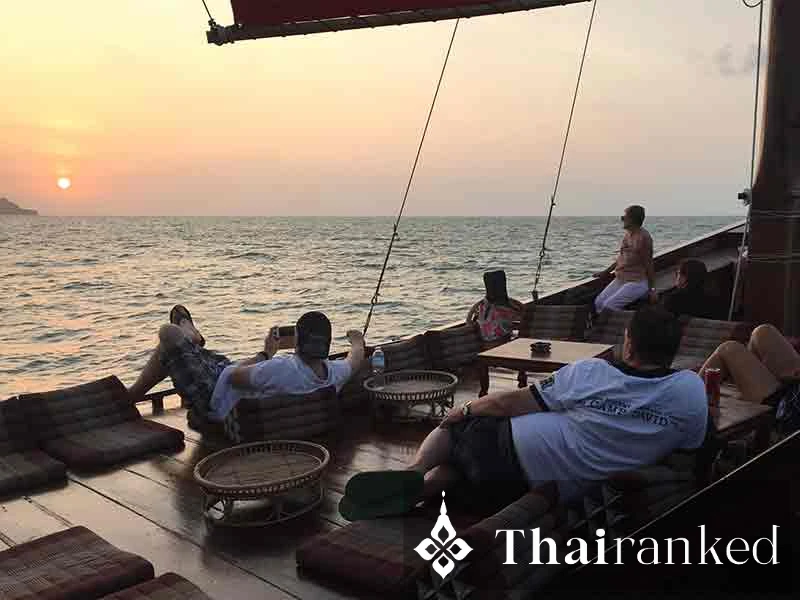 Hua Hin Sunset Sailing Dinner Cruise