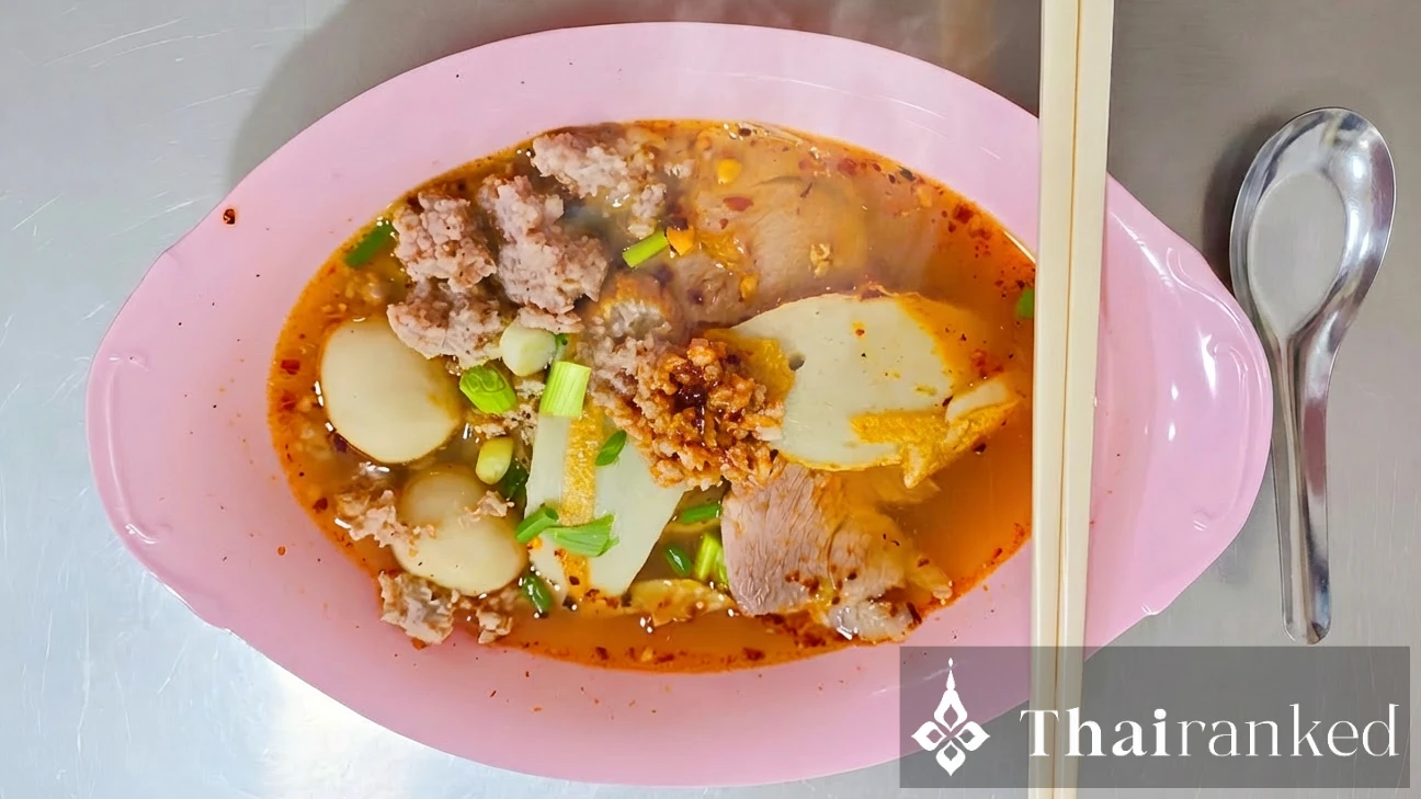 Rung Rueang Pork Noodle (Sukhumvit)