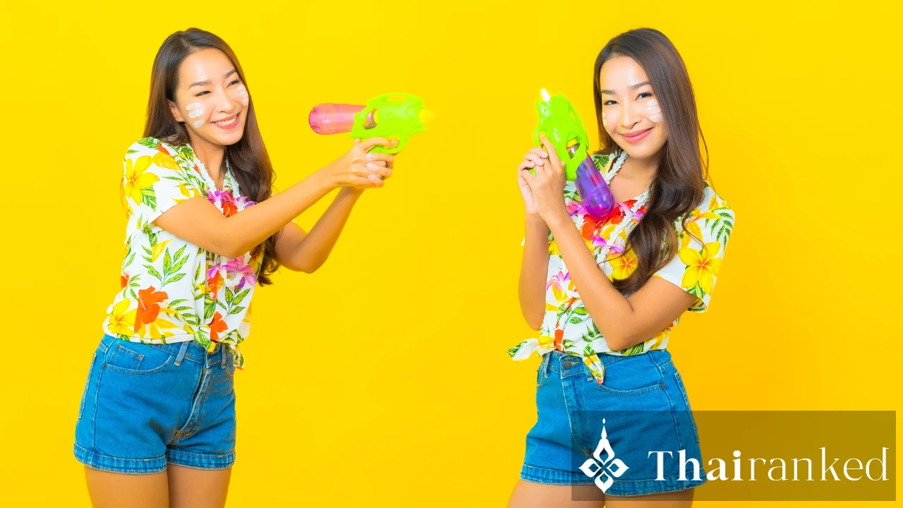 Dress smart: dark, quick‑dry, and respectful