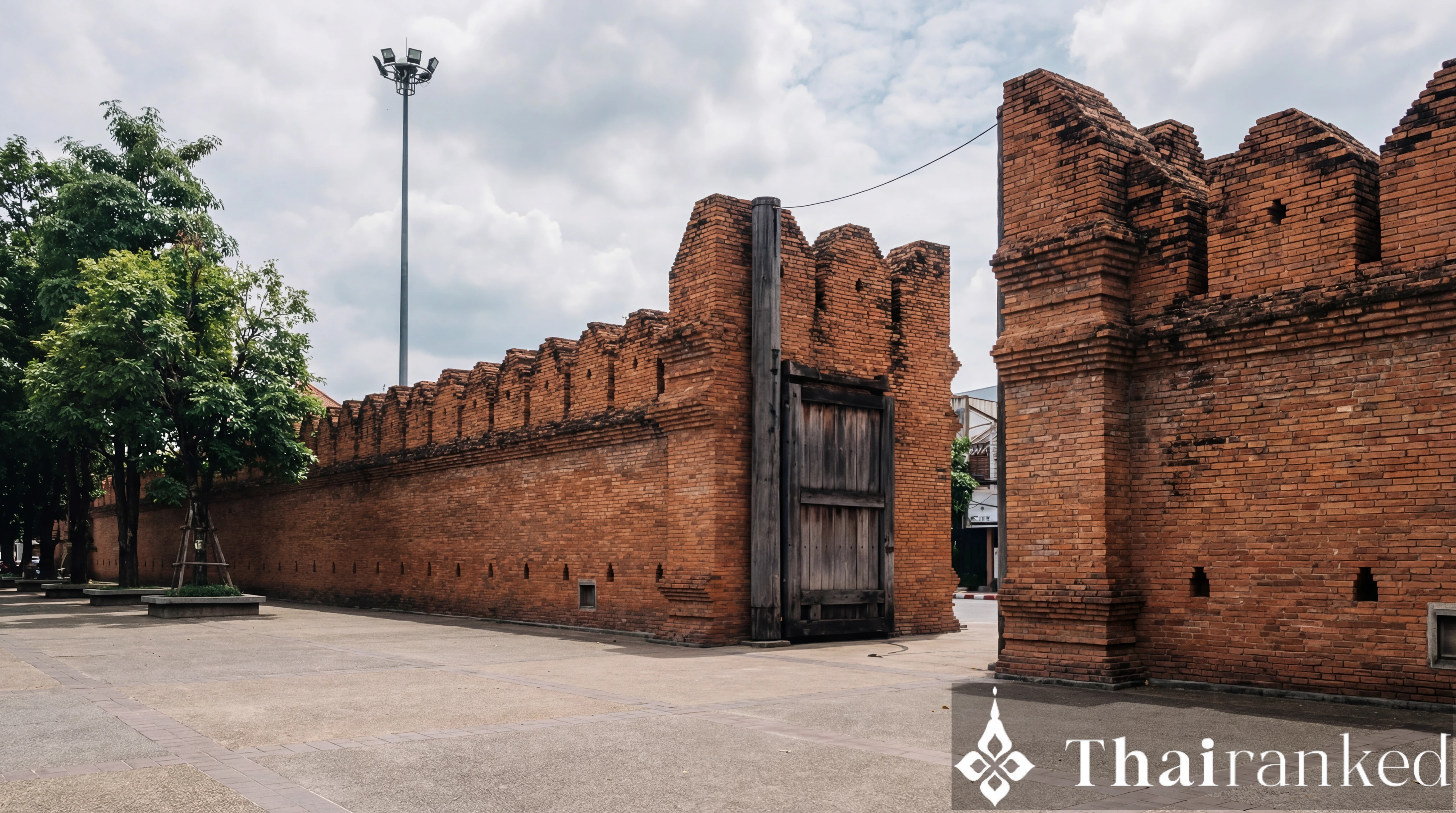 Tha Phae Gate & East Moat Main Stage