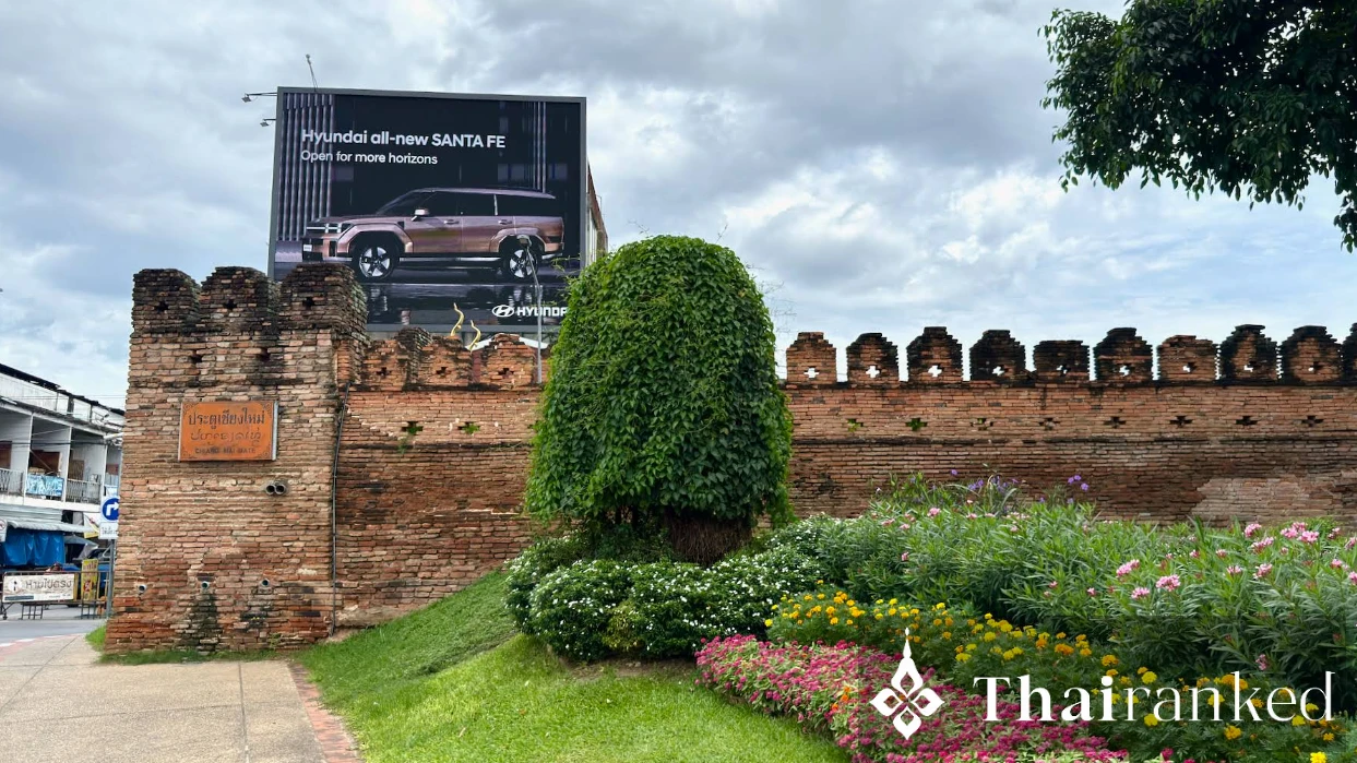 Chiang Mai Gate & Wua Lai Road
