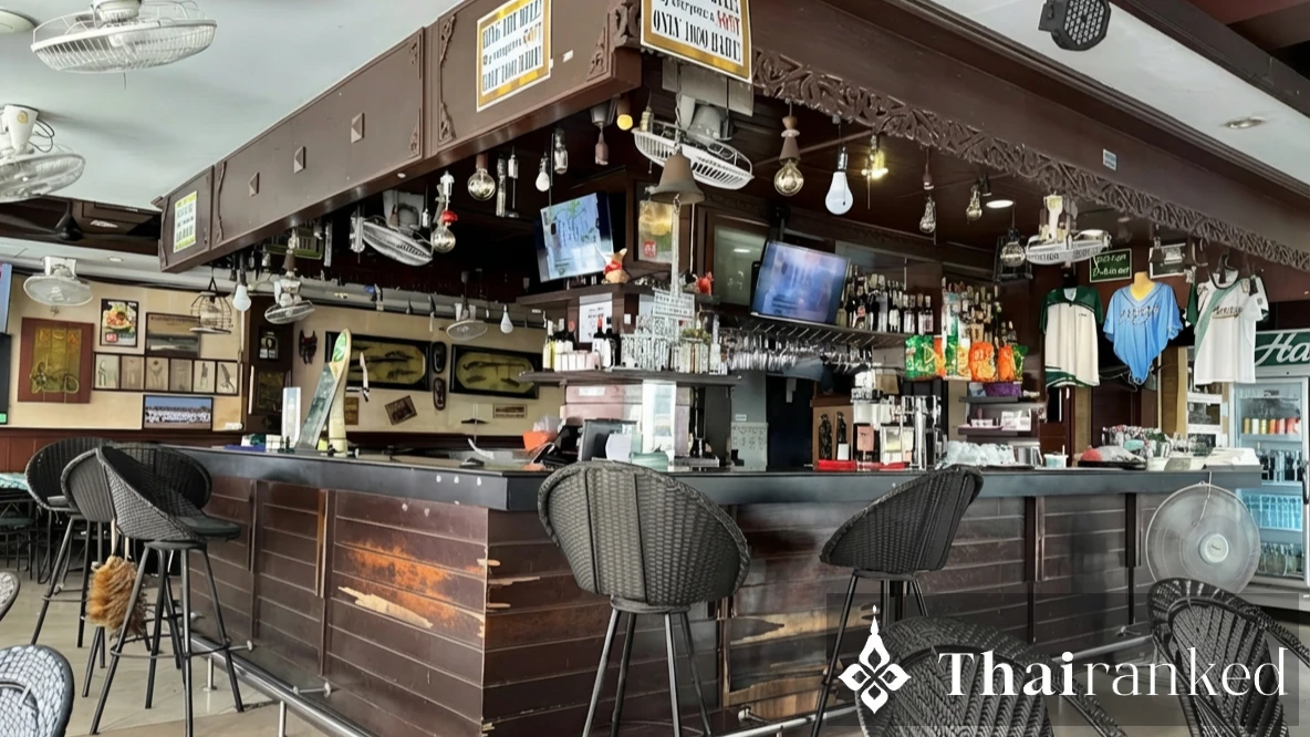 Harry’s Restaurant & Sports Bar