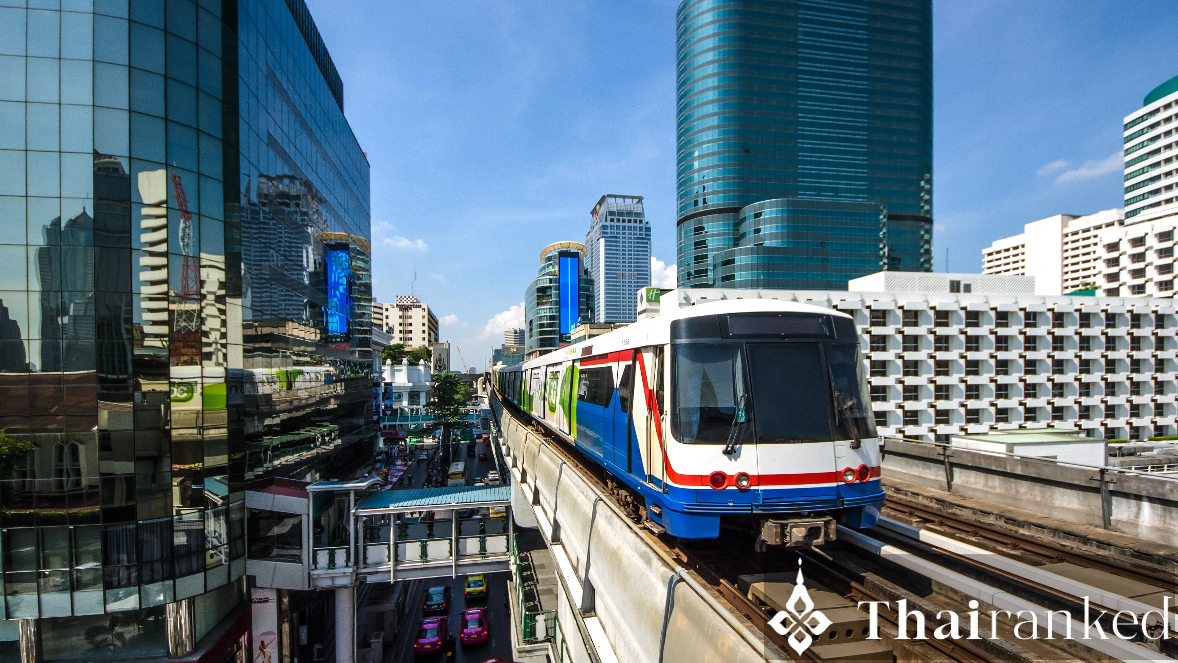 Asok (BTS Asok / MRT Sukhumvit)