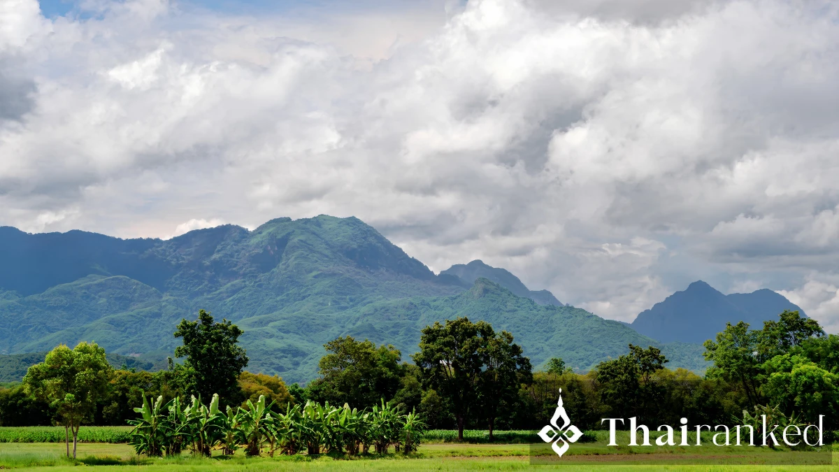 ¿Por qué la montaña en Thamluang Khunnam Nangnon parece una Dama Durmiente?