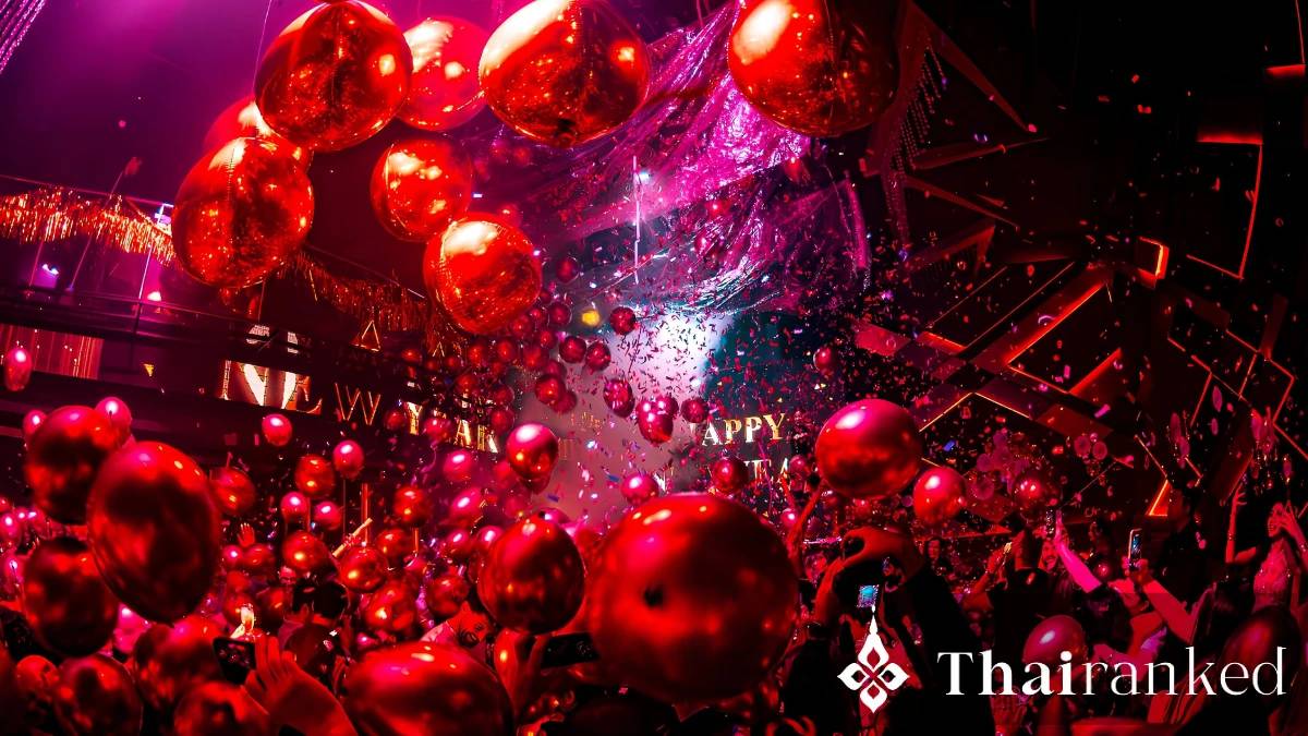 Sukhumvit Soi 11: Levels & Sugar Club