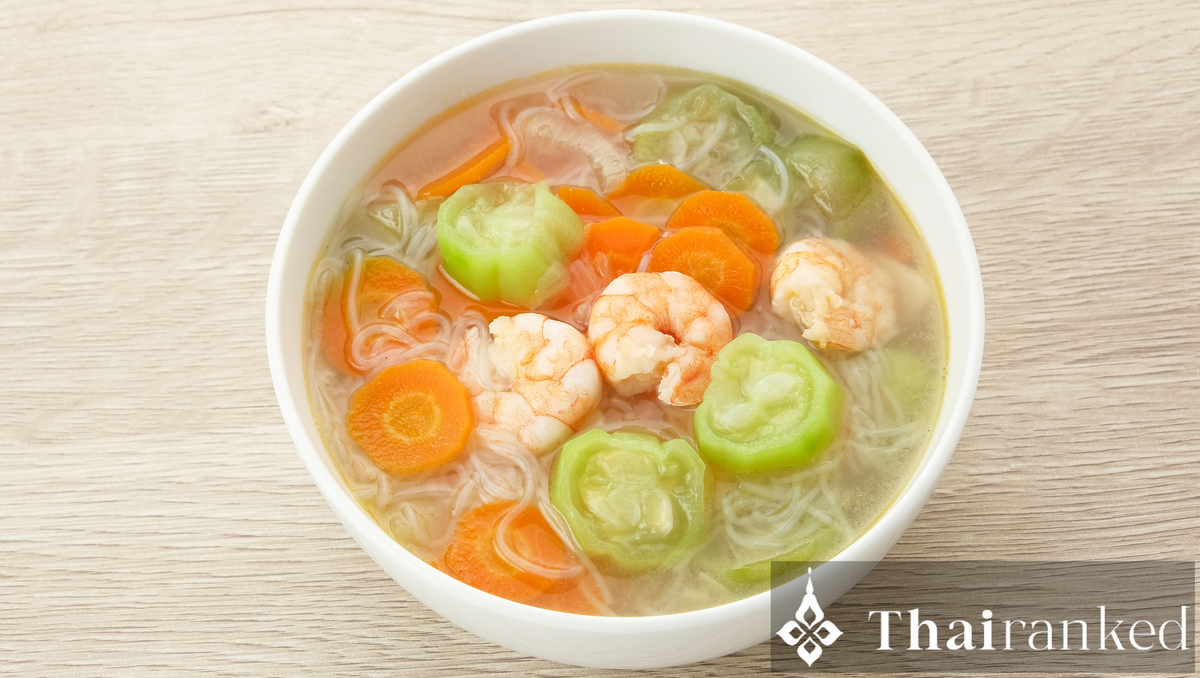 Kaeng Jued Wun Sen (Clear Soup with Glass Noodles)