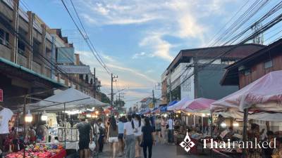 Saturday Night Market, Wua Lai
