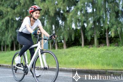 Cycling Around Rattanakosin Island at Night: Illuminated Temples & Sights