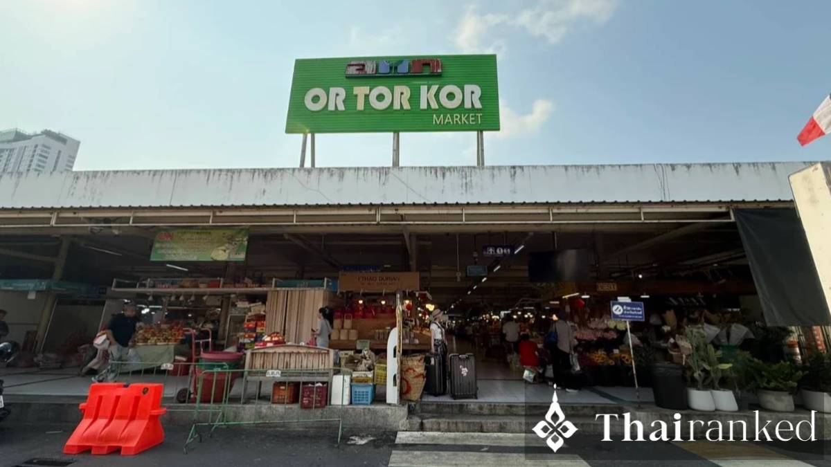 Or Tor Kor Market (Mango Sticky Rice Stalls)