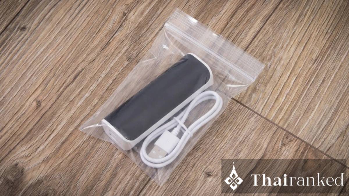 Power Bank + Kurzes Kabel in Doppelreißverschlusstaschen