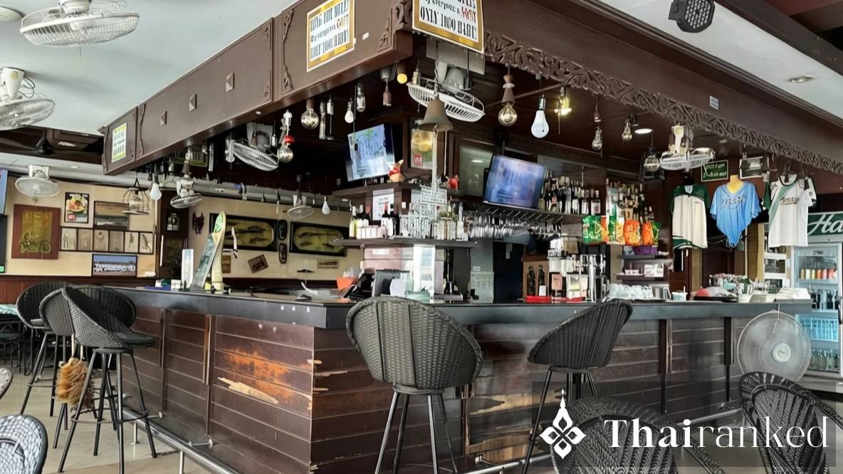 Harry’s Restaurant & Sports Bar