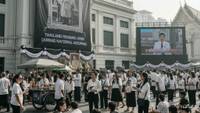 Thailand Remains Open During National Mourning